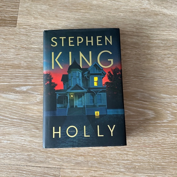 Holly by Stephen King - Picture 1 of 2